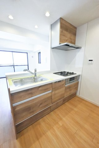 フロール巣鴨のキッチン|フロール巣鴨：浄水器・食洗機付き対面式システムキッチンです！