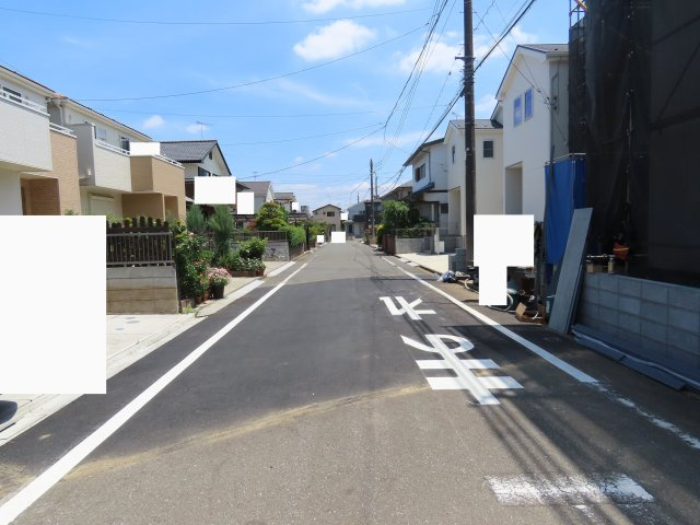 川越市かすみ野新築戸建の前面道路含む現地写真