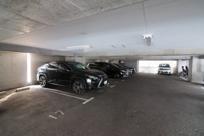 【駐車場】 | PRIVE JOTO-CHUO（プライブ城東中央） | 駐車場に車を止められます