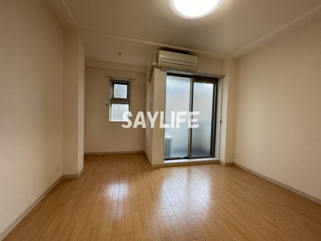 プリマヴェーラ今津の居間・リビング