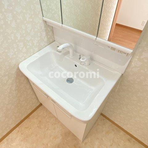 大池町戸建の洗面所