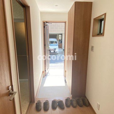 大池町戸建の玄関