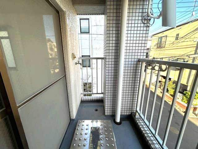 クレッシェンド岸地のバルコニー