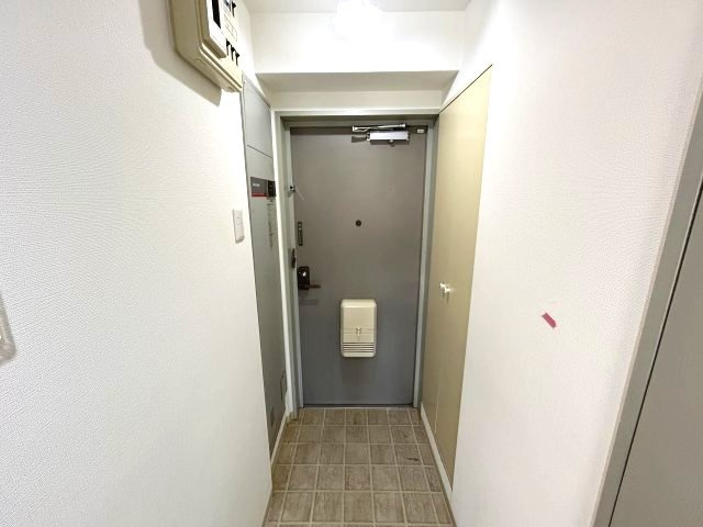 クレッシェンド岸地の玄関