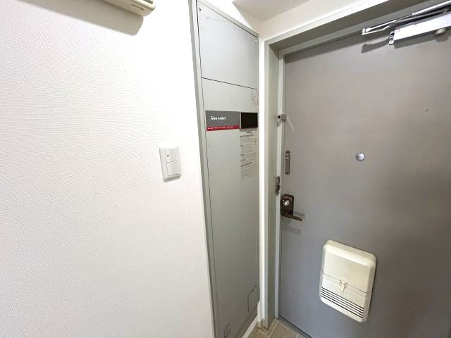 クレッシェンド岸地の玄関