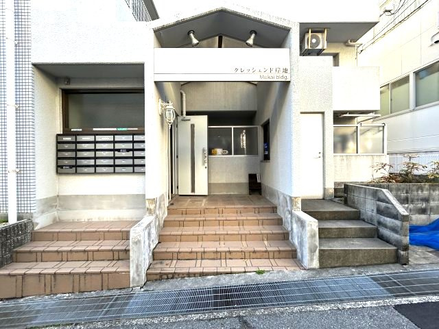 クレッシェンド岸地のエントランス