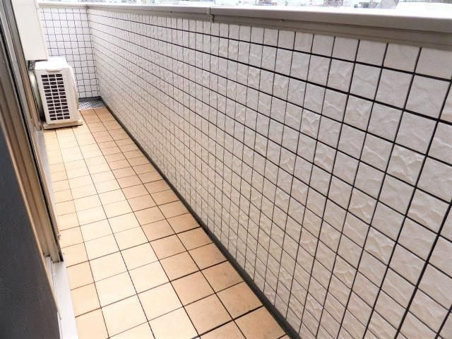 エルプラスビューノのバルコニー