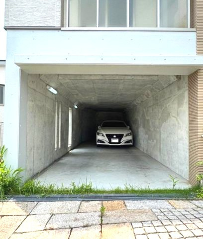 苦楽園二番町の駐車場|便利な2台駐車可能
