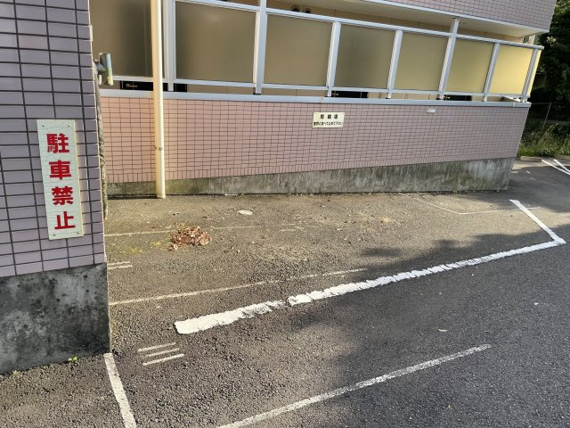川崎市麻生区千代ケ丘１丁目の賃貸マンションの駐車場