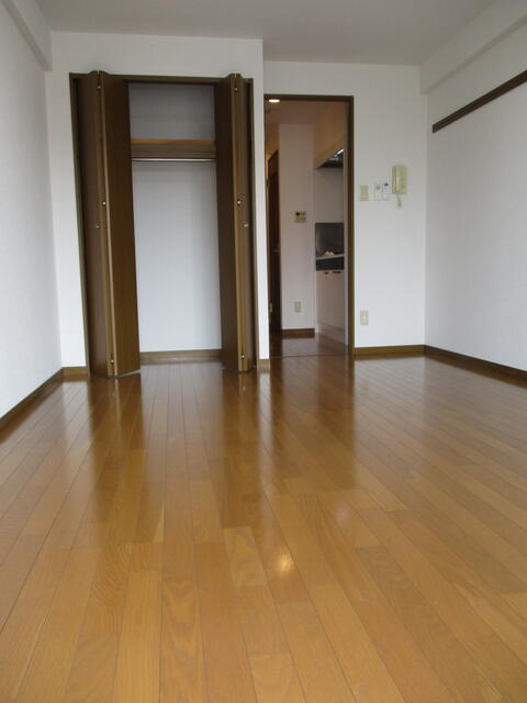 川崎市麻生区千代ケ丘１丁目の賃貸マンションの収納