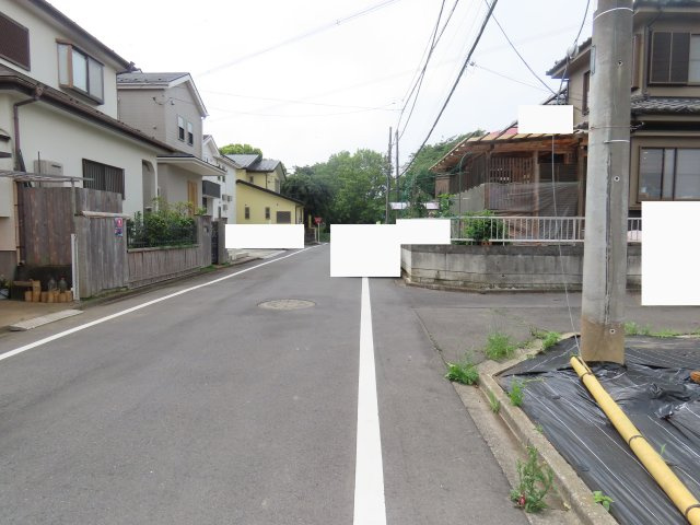 坂戸市鶴舞売地の前面道路含む現地写真