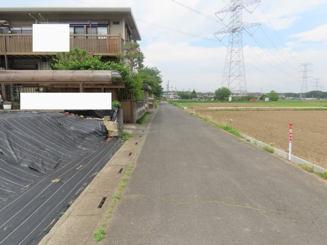 坂戸市鶴舞売地の前面道路含む現地写真