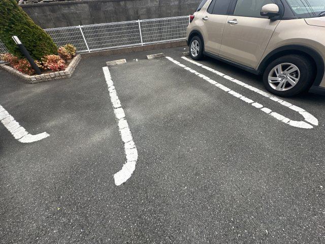 グリーンヒルズ　ＴＯＲＡＪＡの駐車場
