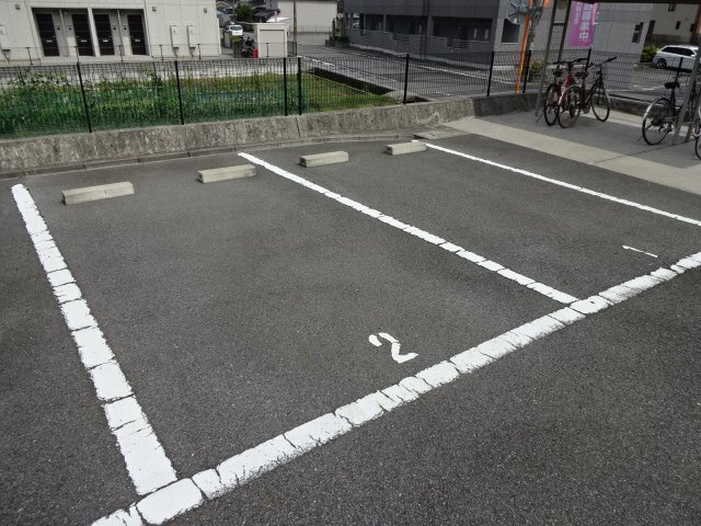 アップヒルズの駐車場