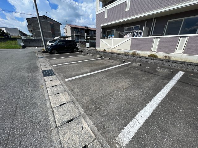 ブリーズの駐車場