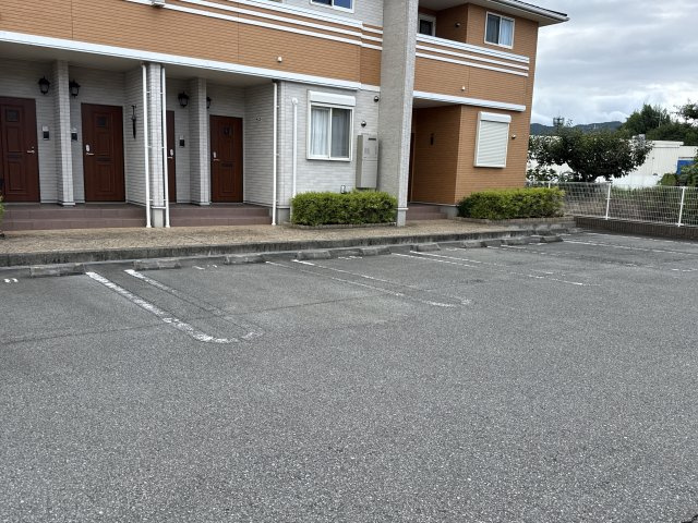 パレ　ドゥールＣの駐車場