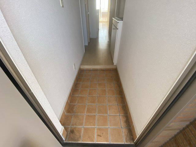 アドラブール　ラシュレⅡの玄関