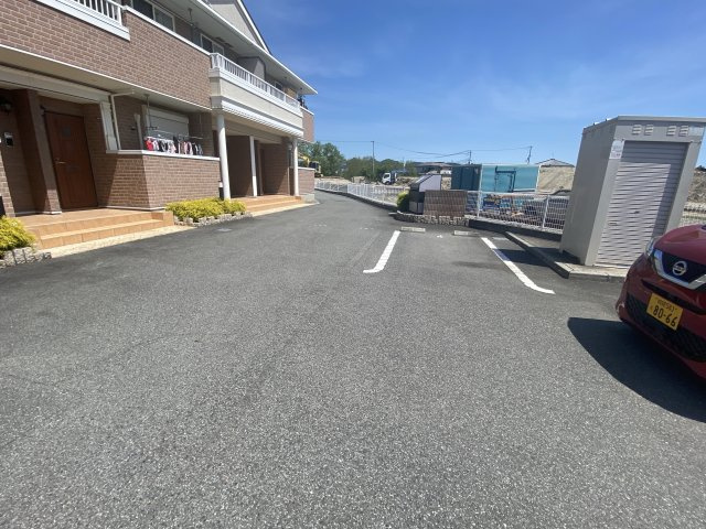 アドラブール　ラシュレⅡの駐車場