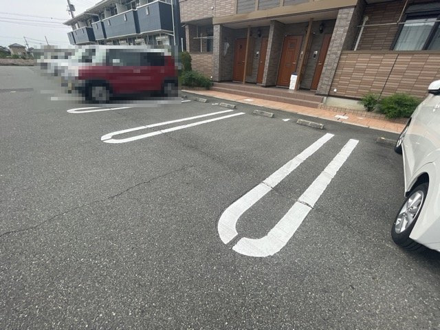 フェリア糸井Ｆの駐車場