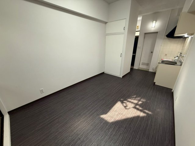 【洋室】 | アパートメントリース大名 | ※3-D号室の写真を掲載しております