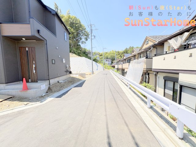 【サンスターホーム】青梅市長淵1丁目　新築1号棟の前面道路含む現地写真