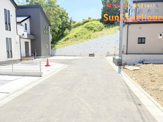 【サンスターホーム】青梅市長淵1丁目　新築1号棟の前面道路含む現地写真