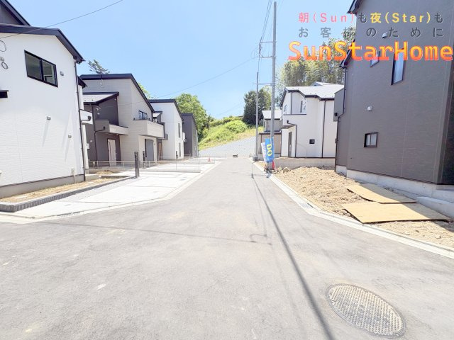 【サンスターホーム】青梅市長淵1丁目　新築1号棟の前面道路含む現地写真