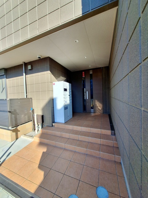 ＷＥＳＴ 上落合のエントランス