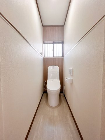 丹波篠山市住吉台の中古一戸建のトイレ