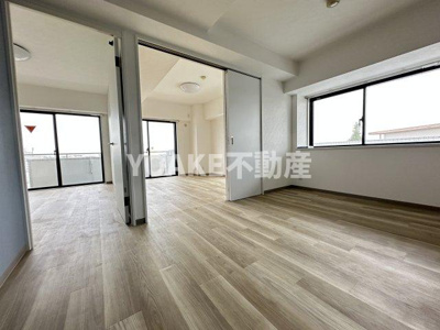 【居間・リビング】 | グランディール | 画像は別部屋のものです。相違がある場合、現況優先。
