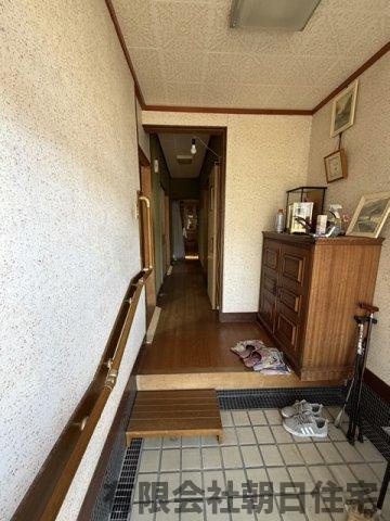 【玄関】 | 法吉町中古戸建 | ゆったりとした玄関です