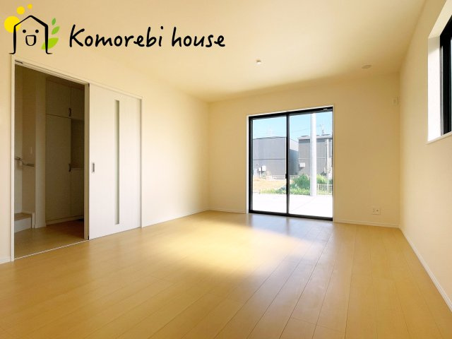 第18上尾市上　新築一戸建て　ハートフルタウン　Aの居間・リビング|使いやすい居間です