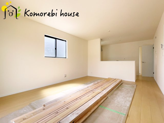 第18上尾市上　新築一戸建て　ハートフルタウン　Aの居間・リビング|ゆったり過ごせる居間です