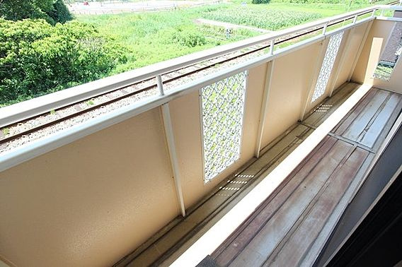 コーポ築揚のバルコニー|※掲載写真は同物件別号室の参考写真です。実際のお部屋とは間取り・設備・内装等が異なる場合があり、現況を優先とします。