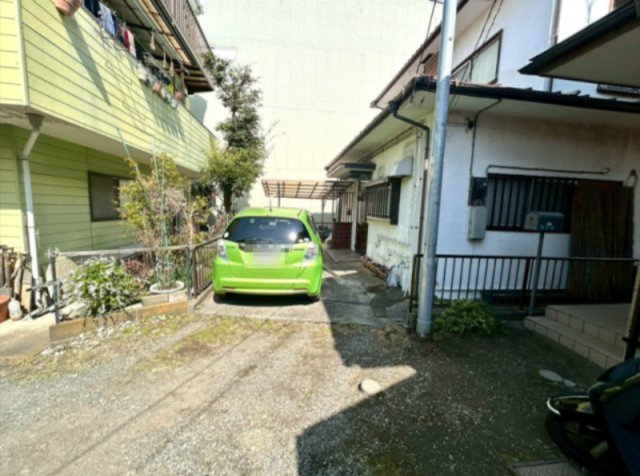 【外観】 | 物件の詳細については、現地を見てわかること以外に、役所や法務局などで調べないとわからないことがあります。そのため、現地に行く場合は、もしこの物件を買ったらどのような生活ができるかをイメージしましょう。