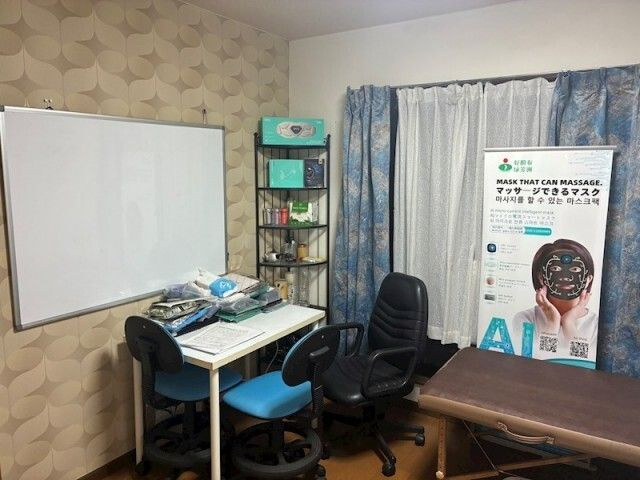 豊強ビルの洋室