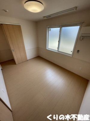 【洋室】 | ヴィラージュ B棟 | 反転タイプのお部屋です（現況を優先します）