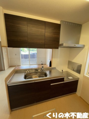 【キッチン】 | ヴィラージュ B棟 | 反転タイプのお部屋です（現況を優先します）