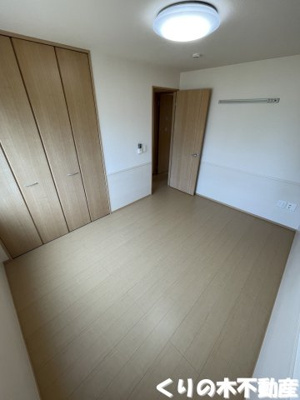 【寝室】 | ヴィラージュ B棟 | 反転タイプのお部屋です（現況を優先します）