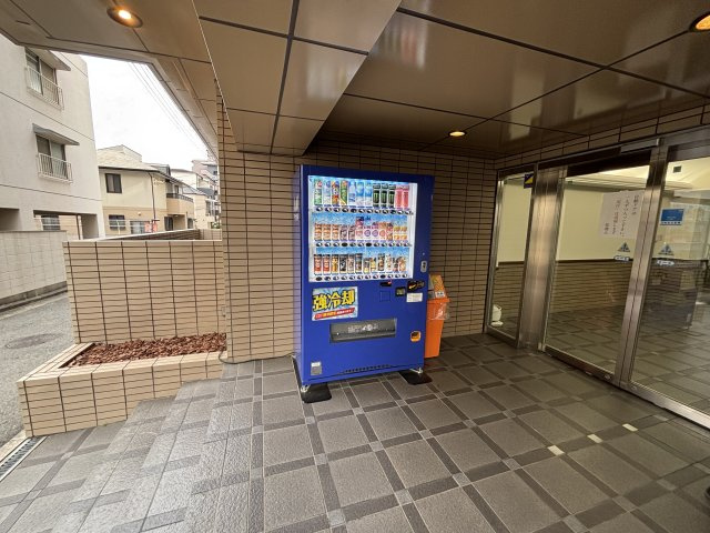 甲南クローバーハウスのエントランス