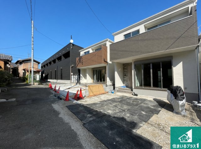 ■高槻市富田町　第1期　新築一戸建ての前面道路含む現地写真|車通りの少ない前面道路！お子様がいらっしゃるご家族でも安心！
