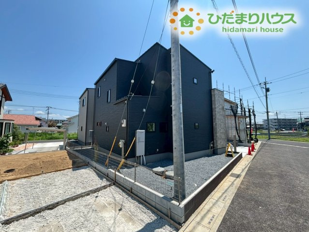 東松山市松山町　第1期　新築一戸建て　ワイウッドコート　05の外観|スーパー・コンビニが徒歩2分に揃う便利な立地で、買い物がとてもスムーズに行える嬉しい環境です◎忙しい共働き世帯にも心強く、日々の家事やお出かけが効率よく進みます(*^-^*)