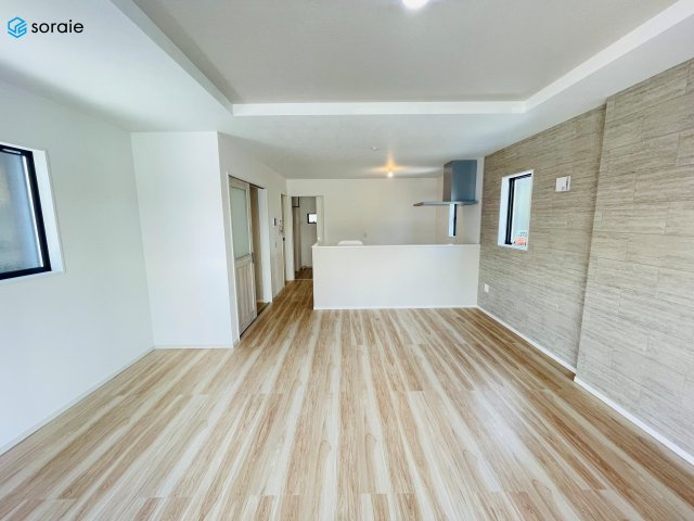 川越市小仙波町3期　全1棟　新築戸建の居間・リビング|4月6日撮影