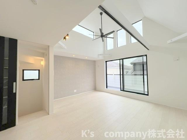 ◎茅ヶ崎市高田2丁目　新築戸建　の居間・リビング|リビングスペース◇広々19.6帖☆