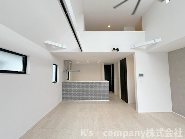 ◎茅ヶ崎市高田2丁目　新築戸建　のその他|固定階段で上がることのできるロフトがキッチン上部にあります◇