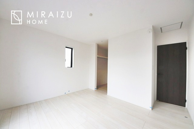 【洋室】 | 建物完成につき、実際のお部屋をごゆっくりご見学いただけます。お休みの日にご家族で見学はいかがでしょう。