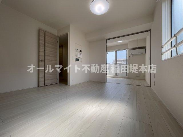 川崎市多摩区登戸新町のアパートの居間・リビング