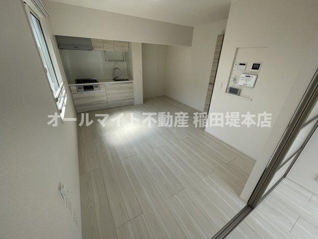 川崎市多摩区登戸新町のアパートの居間・リビング