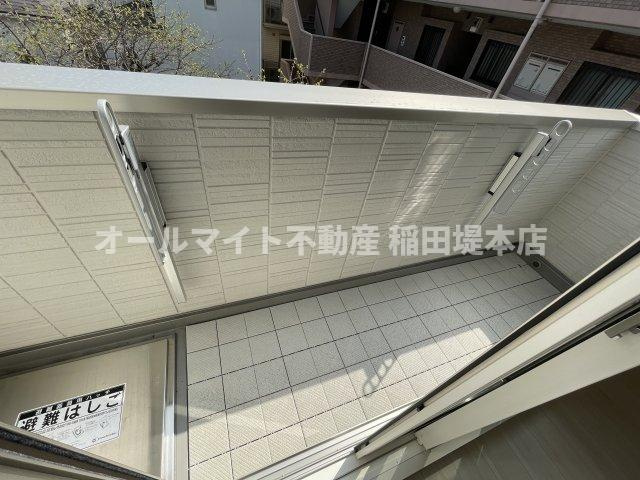 川崎市多摩区登戸新町のアパートのバルコニー