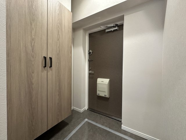 歌敷山ダイヤハイツの玄関